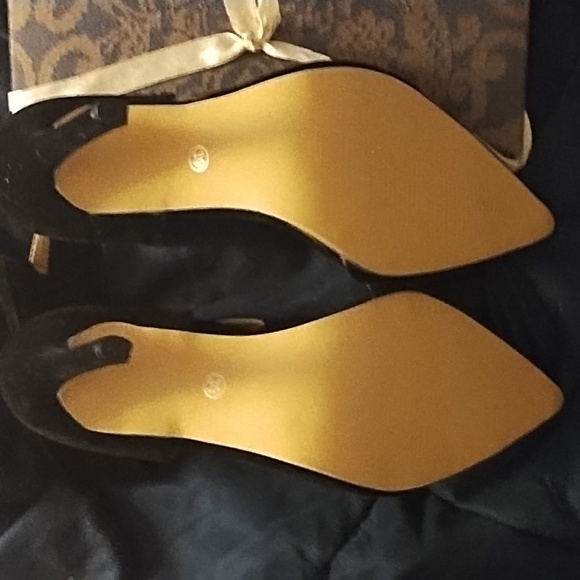 Shoes - Picture 2 of 3